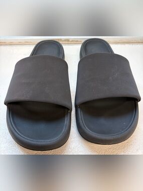 Lululemon Slides